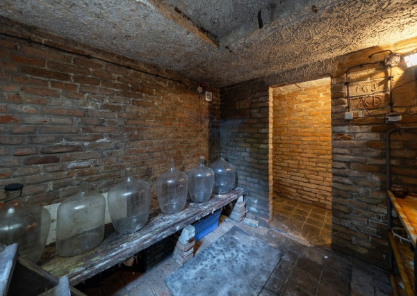 ARETÉ REAL – PREDAJ 4 -IZBOVÉHO RODINNÉHO DOMU S MNOHÝM PRÍSLUŠENSTVOM, BUDMERICE, PODHÁJSKA