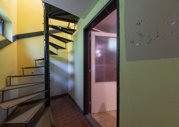 ARETÉ REAL – PREDAJ 4 -IZBOVÉHO RODINNÉHO DOMU S MNOHÝM PRÍSLUŠENSTVOM, BUDMERICE, PODHÁJSKA