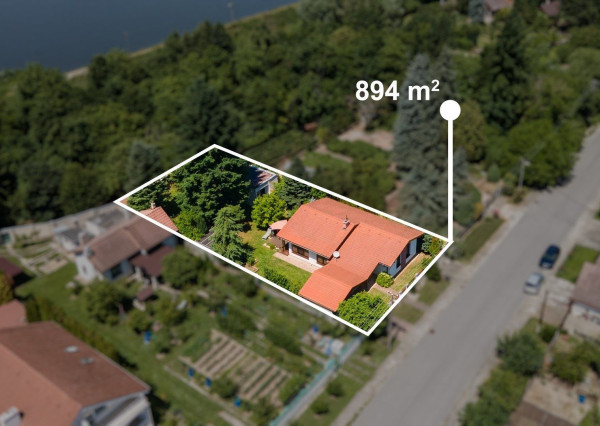 ARETÉ REAL – PREDAJ 4 -IZBOVÉHO RODINNÉHO DOMU S MNOHÝM PRÍSLUŠENSTVOM, BUDMERICE, PODHÁJSKA