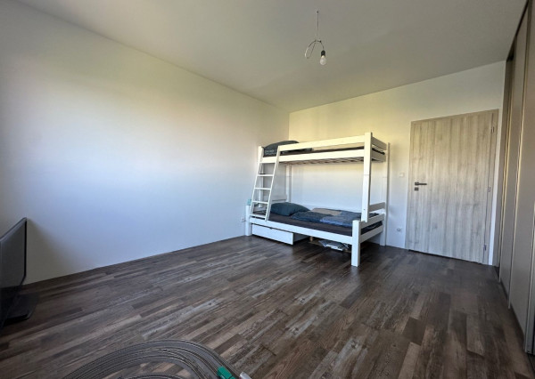 ARETÉ REAL – PRIESTRANNÝ KLIMATIZOVANÝ 3-IZBOVÝ BYT S LODŽIOU, PEZINOK, LACA NOVOMESKÉHO