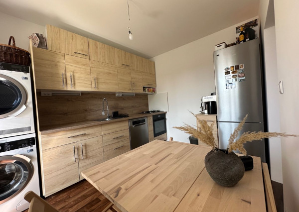 ARETÉ REAL – PRIESTRANNÝ KLIMATIZOVANÝ 3-IZBOVÝ BYT S LODŽIOU, PEZINOK, LACA NOVOMESKÉHO