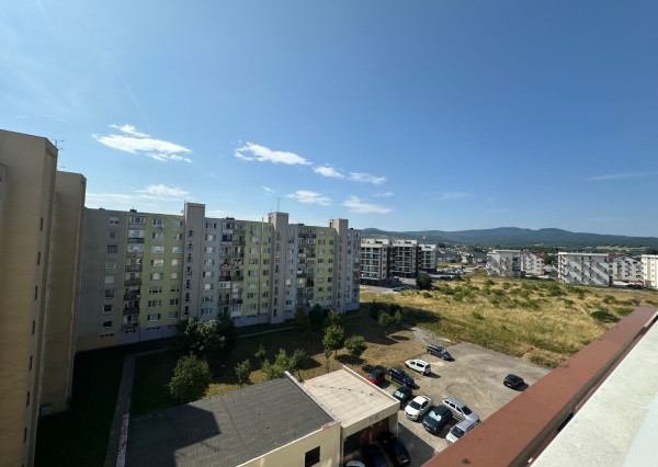 ARETÉ REAL – PRIESTRANNÝ KLIMATIZOVANÝ 3-IZBOVÝ BYT S LODŽIOU, PEZINOK, LACA NOVOMESKÉHO