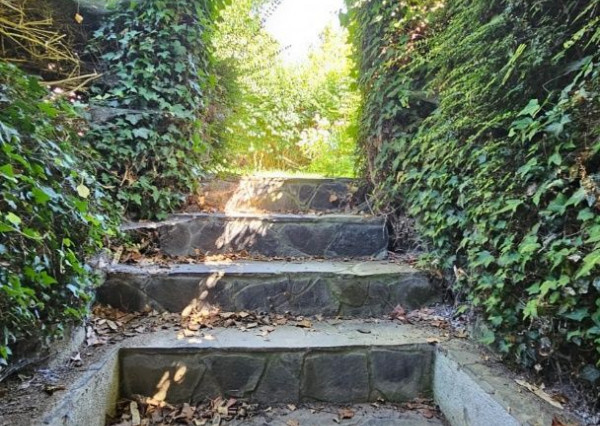 Areté real - Predaj veľmi pekného, výborne dispozične riešeného 5-izbového rodinného domu s garážou vo vyhľadávanej lokalite, obec Limbach, ul. Pri Kockách