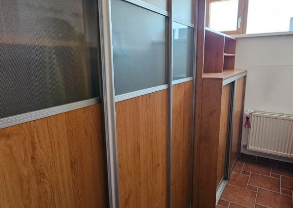 Areté real - Predaj veľmi pekného, výborne dispozične riešeného 5-izbového rodinného domu s garážou vo vyhľadávanej lokalite, obec Limbach, ul. Pri Kockách