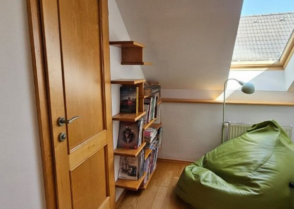 Areté real - Predaj veľmi pekného, výborne dispozične riešeného 5-izbového rodinného domu s garážou vo vyhľadávanej lokalite, obec Limbach, ul. Pri Kockách