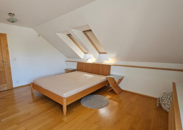 Areté real - Predaj veľmi pekného, výborne dispozične riešeného 5-izbového rodinného domu s garážou vo vyhľadávanej lokalite, obec Limbach, ul. Pri Kockách