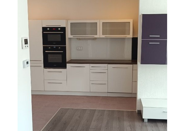 ARETÉ REAL - PREDAJ TEHLOVÉHO, SLNEČNÉHO 2-IZ.BYTU S VEĽKORYSOU VÝMEROU,CENTRUM MESTA PEZINOK