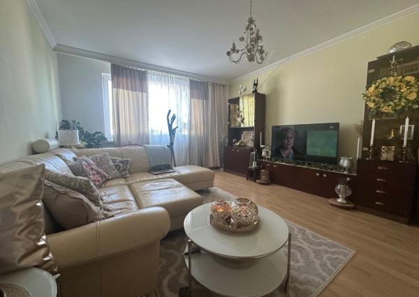 ARETÉ REAL – PRIESTRANNÝ 3-IZBOVÝ BYT S LODŽIOU A NÁDHERNÝM VÝHĽADOM, PEZINOK, SVATOPLUKOVA