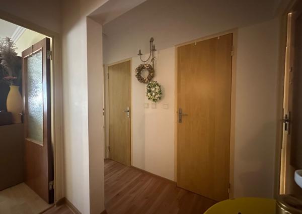ARETÉ REAL – PRIESTRANNÝ 3-IZBOVÝ BYT S LODŽIOU A NÁDHERNÝM VÝHĽADOM, PEZINOK, SVATOPLUKOVA