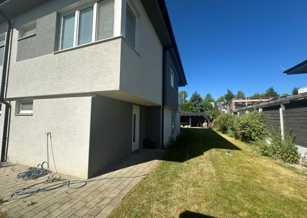 ARETÉ REAL – PRENÁJOM ZARIADENÉHO BYTU SO ZARIADENOU ZÁHRADOU A BAZÉNOM, PARKOVANÍM, PEZINOK, ŠTEBERLOVA