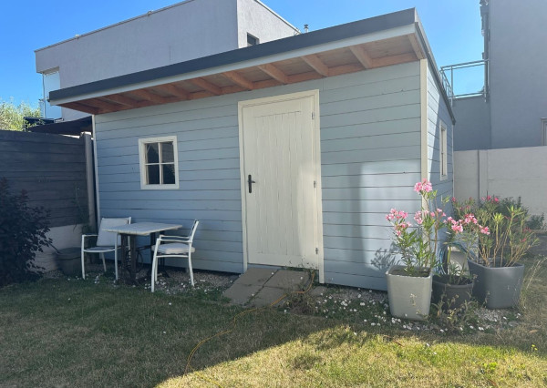 ARETÉ REAL – PRENÁJOM ZARIADENÉHO BYTU SO ZARIADENOU ZÁHRADOU A BAZÉNOM, PARKOVANÍM, PEZINOK, ŠTEBERLOVA