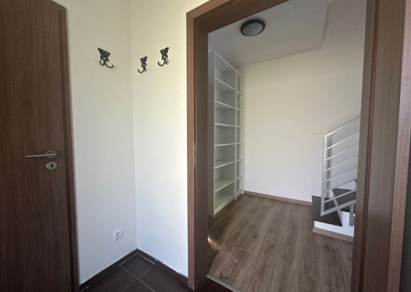 ARETÉ REAL – PRENÁJOM ZARIADENÉHO BYTU SO ZARIADENOU ZÁHRADOU A BAZÉNOM, PARKOVANÍM, PEZINOK, ŠTEBERLOVA