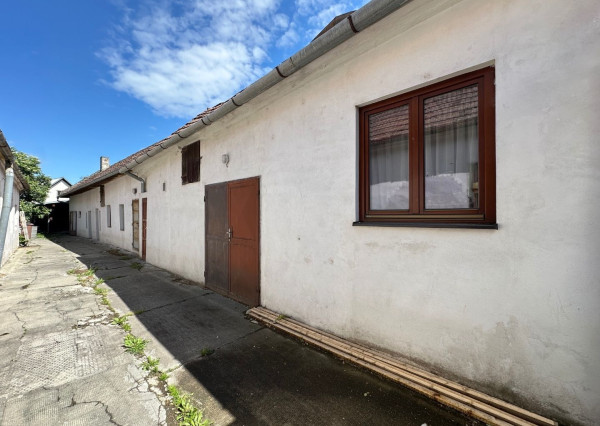 ARETÉ REAL – PREDAJ STAVEBNÉHO POZEMKU S VINOHRADNÍCKYM  DOMOM A NEBYTOVOU BUDOVOU V CENTRE MODRY, ŠTÚROVA