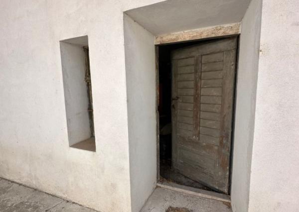 ARETÉ REAL – PREDAJ STAVEBNÉHO POZEMKU S VINOHRADNÍCKYM  DOMOM A NEBYTOVOU BUDOVOU V CENTRE MODRY, ŠTÚROVA