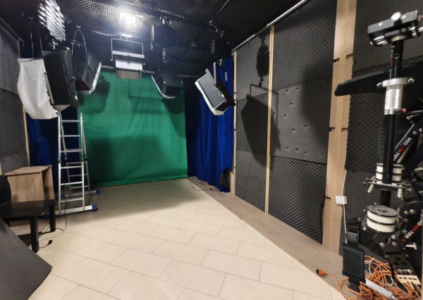 Areté real - Prenájom dvojpodlažného rodinného domu s profesionálnym nahrávacím štúdiom, ul. Hrachová, Bratislava