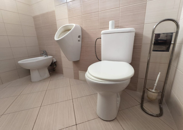 Areté real - Prenájom dvojpodlažného rodinného domu s profesionálnym nahrávacím štúdiom, ul. Hrachová, Bratislava