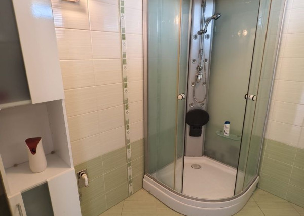 Areté real - Prenájom dvojpodlažného rodinného domu s profesionálnym nahrávacím štúdiom, ul. Hrachová, Bratislava