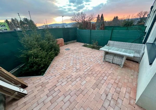 ARETÉ REAL - PREDAJ 3-IZBOVÉHO BYTU S TERASOU. ZÁHRADKOU A PARKOVACÍM STÁTÍM V NOVOSTAVBE SEVERKA, PEZINOK, SUVOROVOVA