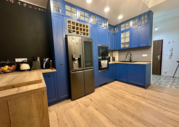 ARETÉ REAL - PREDAJ 3-IZBOVÉHO BYTU S TERASOU. ZÁHRADKOU A PARKOVACÍM STÁTÍM V NOVOSTAVBE SEVERKA, PEZINOK, SUVOROVOVA