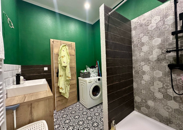 ARETÉ REAL - PREDAJ 3-IZBOVÉHO BYTU S TERASOU. ZÁHRADKOU A PARKOVACÍM STÁTÍM V NOVOSTAVBE SEVERKA, PEZINOK, SUVOROVOVA