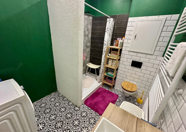 ARETÉ REAL - PREDAJ 3-IZBOVÉHO BYTU S TERASOU. ZÁHRADKOU A PARKOVACÍM STÁTÍM V NOVOSTAVBE SEVERKA, PEZINOK, SUVOROVOVA