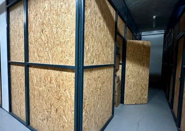 ARETÉ REAL - PREDAJ 3-IZBOVÉHO BYTU S TERASOU. ZÁHRADKOU A PARKOVACÍM STÁTÍM V NOVOSTAVBE SEVERKA, PEZINOK, SUVOROVOVA