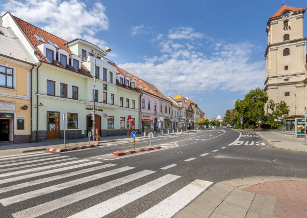 ARETÉ REAL - PREDAJ POLYFUNKČNÉHO OBJEKTU, PEZINOK CENTRUM