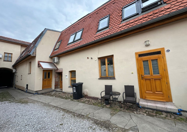 ARETÉ REAL - INVESTIČNÁ PRÍLEŽITOSŤ, PREDAJ RODINNÉHO DOMU S NEBYTOVÝMI A BYTOVÝMI PRIESTORMI V PRIAMOM CENTRE