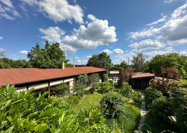 ARETÉ REAL – PREDAJ POLYFUNKČNEJ BUDOVY SO SKLADOVOU HALOU V CENTRE PEZINKA, JESENSKÉHO