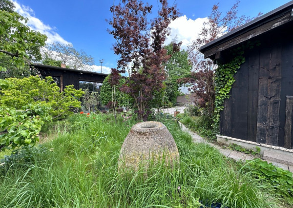 ARETÉ REAL – PREDAJ POLYFUNKČNEJ BUDOVY SO SKLADOVOU HALOU V CENTRE PEZINKA, JESENSKÉHO