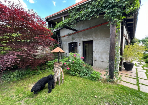 ARETÉ REAL – PREDAJ POLYFUNKČNEJ BUDOVY SO SKLADOVOU HALOU V CENTRE PEZINKA, JESENSKÉHO