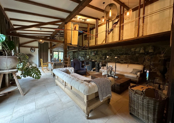 ARETÉ REAL – PREDAJ POLYFUNKČNEJ BUDOVY SO SKLADOVOU HALOU V CENTRE PEZINKA, JESENSKÉHO