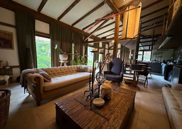 ARETÉ REAL – PREDAJ POLYFUNKČNEJ BUDOVY SO SKLADOVOU HALOU V CENTRE PEZINKA, JESENSKÉHO