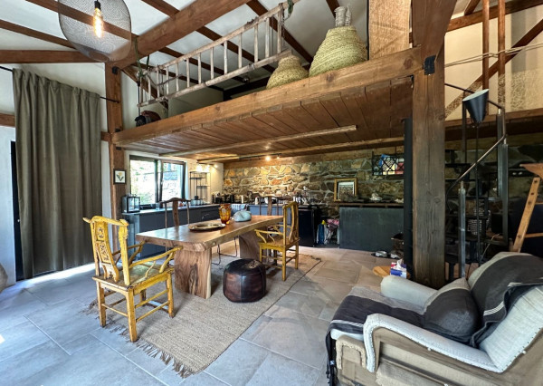 ARETÉ REAL – PREDAJ POLYFUNKČNEJ BUDOVY SO SKLADOVOU HALOU V CENTRE PEZINKA, JESENSKÉHO