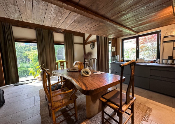 ARETÉ REAL – PREDAJ POLYFUNKČNEJ BUDOVY SO SKLADOVOU HALOU V CENTRE PEZINKA, JESENSKÉHO