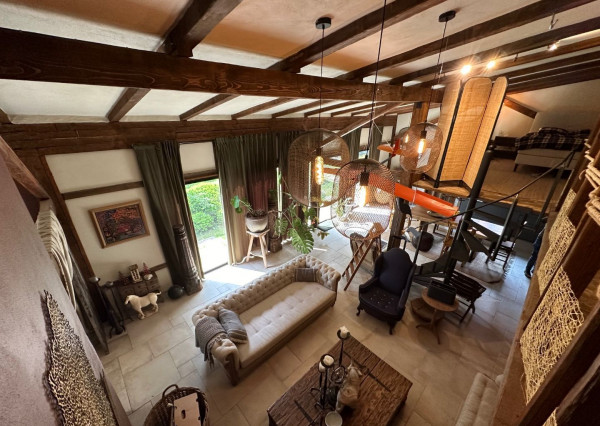 ARETÉ REAL – PREDAJ POLYFUNKČNEJ BUDOVY SO SKLADOVOU HALOU V CENTRE PEZINKA, JESENSKÉHO