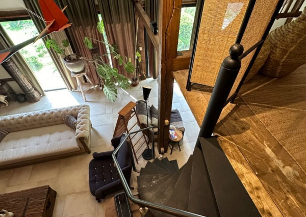 ARETÉ REAL – PREDAJ POLYFUNKČNEJ BUDOVY SO SKLADOVOU HALOU V CENTRE PEZINKA, JESENSKÉHO