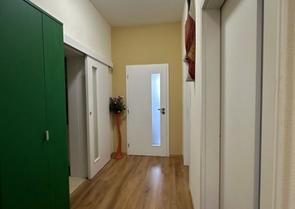 ARETÉ REAL – PREDAJ POLYFUNKČNEJ BUDOVY SO SKLADOVOU HALOU V CENTRE PEZINKA, JESENSKÉHO