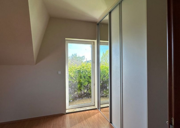 ARETÉ REAL – PREDAJ POLYFUNKČNEJ BUDOVY SO SKLADOVOU HALOU V CENTRE PEZINKA, JESENSKÉHO