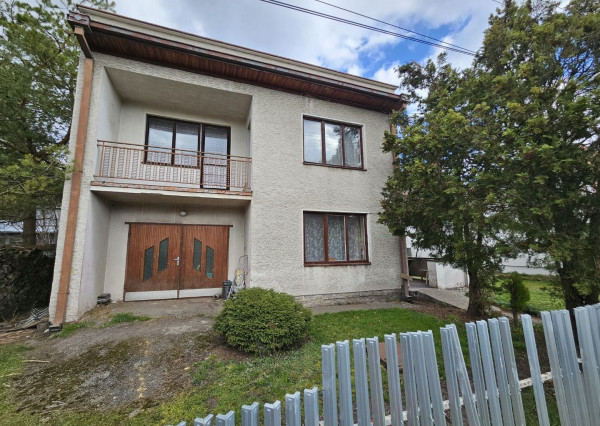 Areté real - Predaj dvojpodlažného 4-izbového  rodinného domu s garážou v tichej časti Turčianskych Teplíc, časť Diviaky