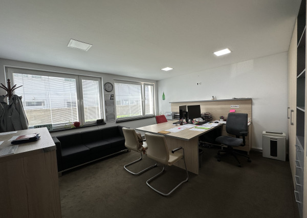 ARETÉ REAL – PREDAJ OBCHODNÉHO AREÁLU SO SKLADOVOU HALOU, BUDOVOU OBCHODU A SLUŽIEB A VONKAJŠÍM SKLADOM