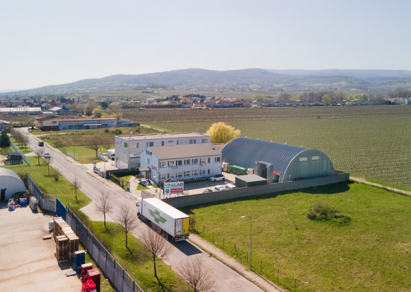 ARETÉ REAL – PREDAJ OBCHODNÉHO AREÁLU SO SKLADOVOU HALOU, BUDOVOU OBCHODU A SLUŽIEB A VONKAJŠÍM SKLADOM