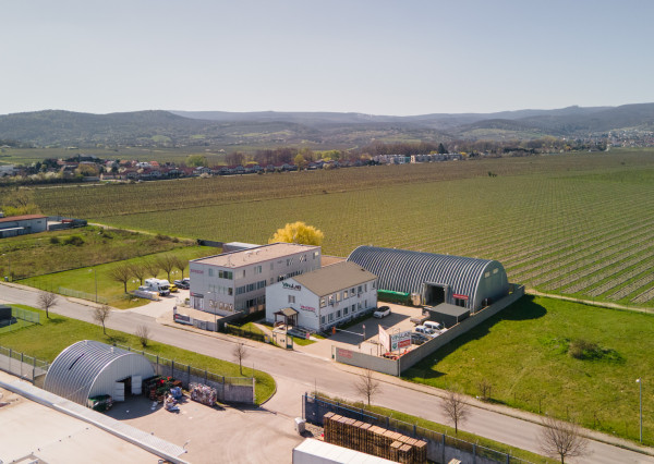 ARETÉ REAL – PREDAJ OBCHODNÉHO AREÁLU SO SKLADOVOU HALOU, BUDOVOU OBCHODU A SLUŽIEB A VONKAJŠÍM SKLADOM