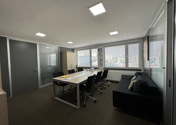 ARETÉ REAL – PREDAJ OBCHODNÉHO AREÁLU SO SKLADOVOU HALOU, BUDOVOU OBCHODU A SLUŽIEB A VONKAJŠÍM SKLADOM