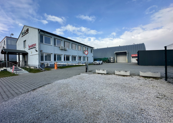 ARETÉ REAL – PREDAJ OBCHODNÉHO AREÁLU SO SKLADOVOU HALOU, BUDOVOU OBCHODU A SLUŽIEB A VONKAJŠÍM SKLADOM