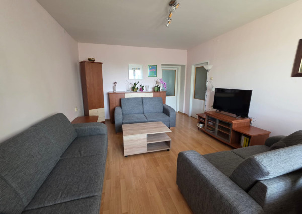 Arete real-Predaj priestranného 3-izbového  bytu s nádherným výhľadom na Malé Karpaty v zateplenom tehlovom bytovom dome, Bratislava,  Pri Bielom kríži