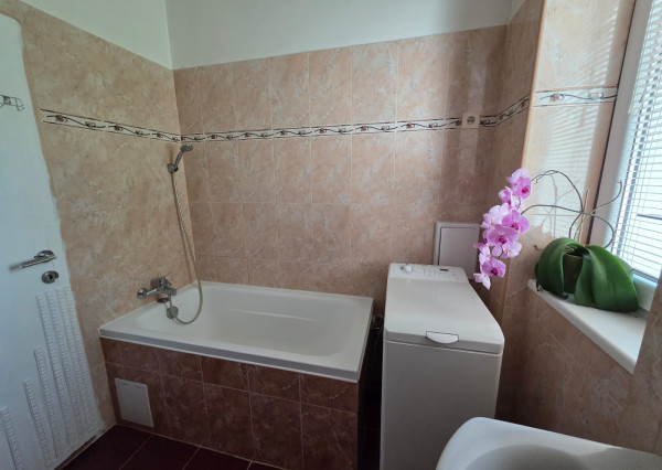 Arete real-Predaj priestranného 3-izbového  bytu s nádherným výhľadom na Malé Karpaty v zateplenom tehlovom bytovom dome, Bratislava,  Pri Bielom kríži