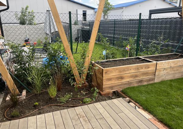 ARETÉ REAL- PRENÁJOM  KRÁSNEHO,KOMPLETNE ZARIADENÉHO 4 IZB.DOMU  V NOVOSTAVBE, 2 PARKOVACIE STÁTIA-VINOSADY