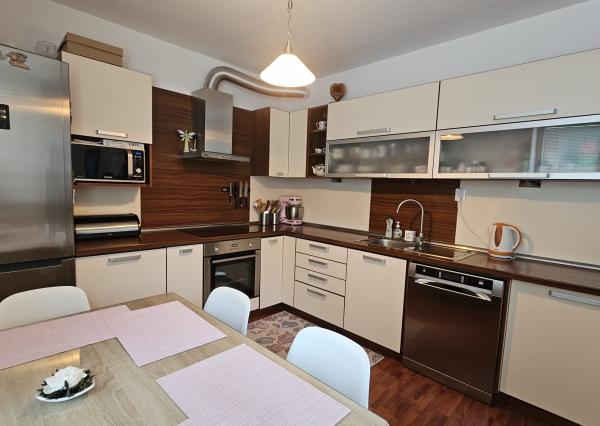 Arete real- Prenájom veľmi pekného 2,5-izbového bytu v Pezinku, sídl. Muškát