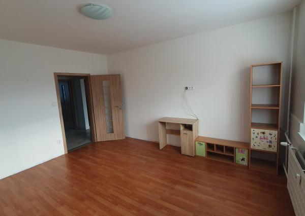 Areté real- prenájom 3-izbový priestranný byt na Severe.